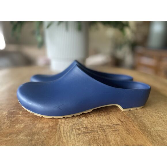 Sloggers Shoes - Sloggers Navy Blue Rubber Garden Clogs Women’s Size 9 Made in USA